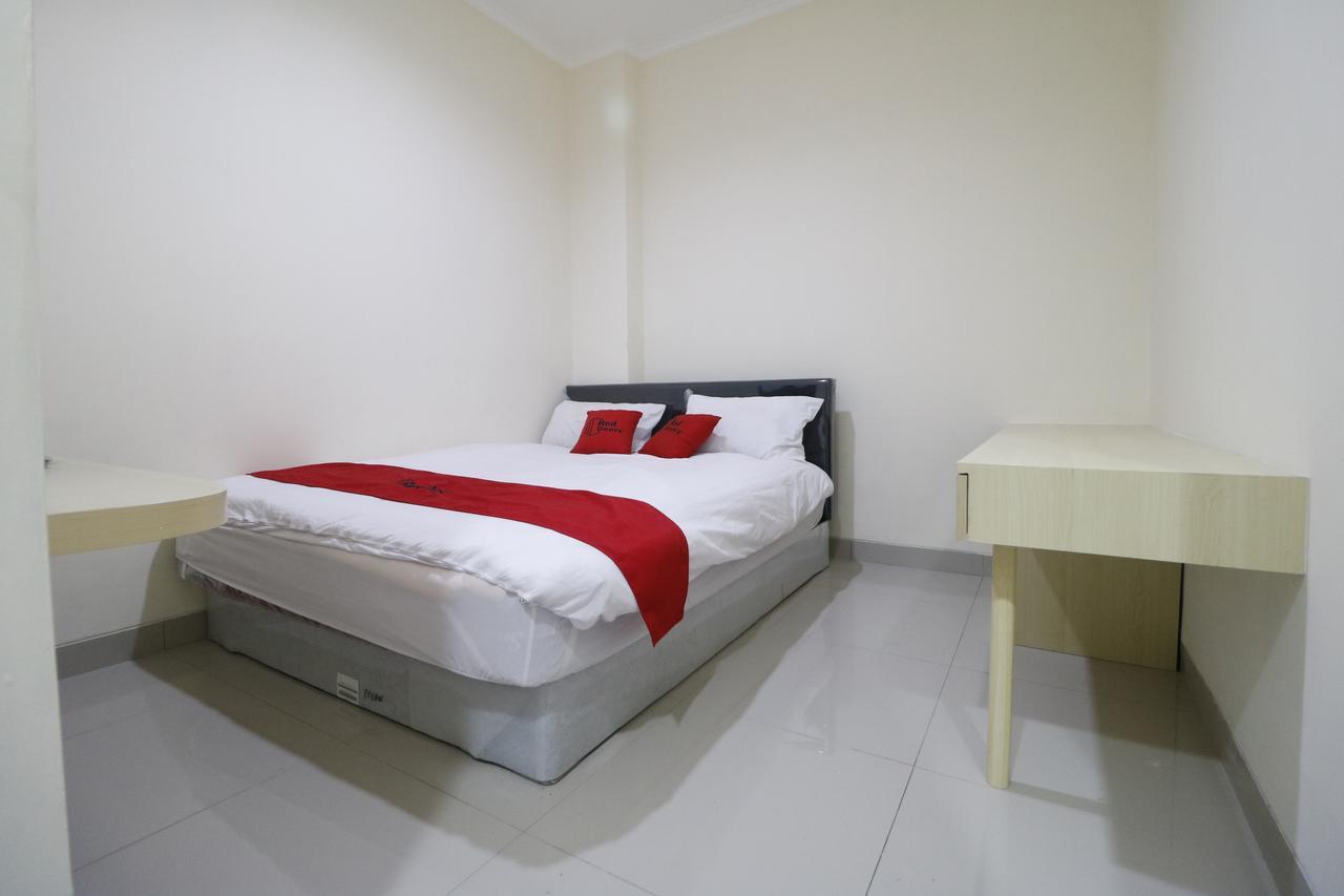Reddoorz Plus Near Mall Ciputra Jakarta Extérieur photo